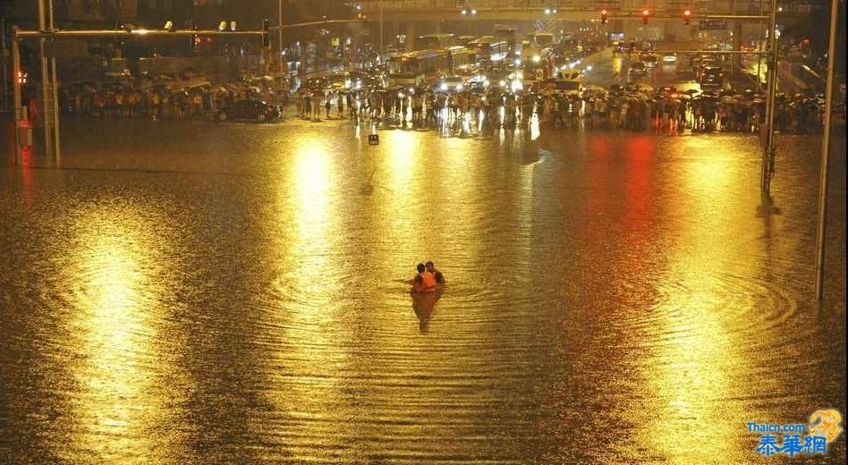 北京昨日遭遇61年最大暴雨 10人遇难