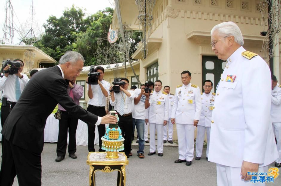 ปธ.จัดงานวันแม่แห่งชาติ ร่วมอัญเชิญพานพุ่มมายังตำหนักจิตรลดาฯ เพื่อถวายเป็นสักการะ