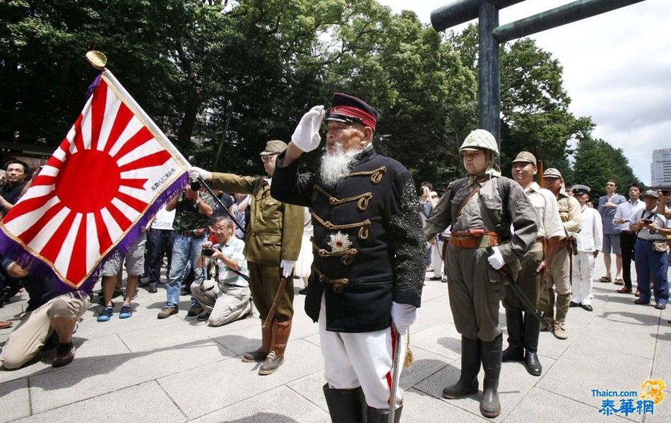 日本现任政府官员首次参拜靖国神社