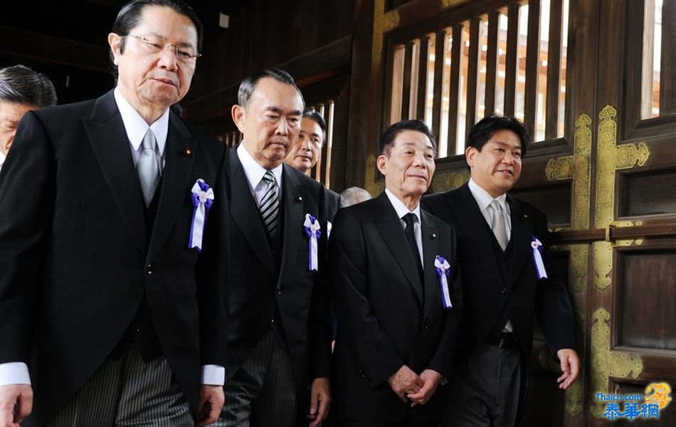 日本现任政府官员首次参拜靖国神社