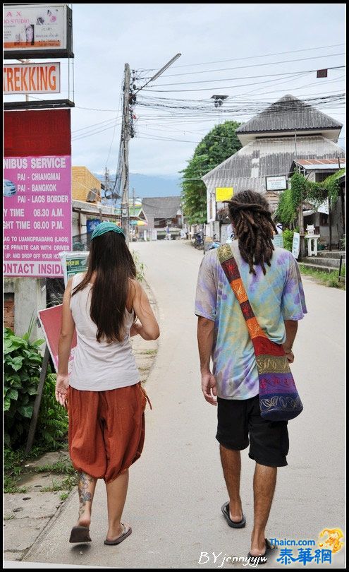 穷街陋巷的小乡镇 外国人竟然多过本地人