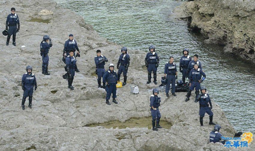 数十名日本警察登钓鱼岛防台湾保钓船