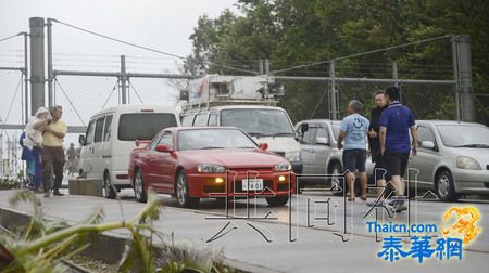 日本警方驱赶抗议部署鱼鹰机静坐居民