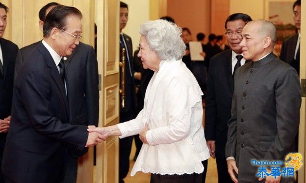 กษัตริย์นโรดมสีหมุนี รับพระศพพระบิดา กลับกัมพูชาพุธนี้