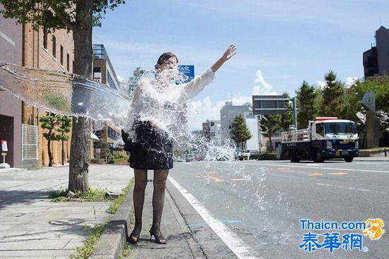 “濡湿写真”日本开卖