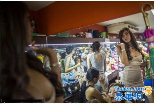 24小时沸腾的泰国   夜幕下阿哥哥女郎秀的诱惑