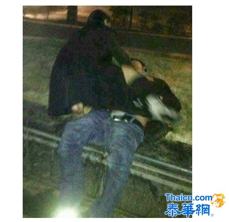 女子闹市强奸过路男 占便宜还是吃亏