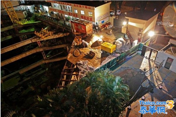 深圳小区突发地陷 保安坠入身亡