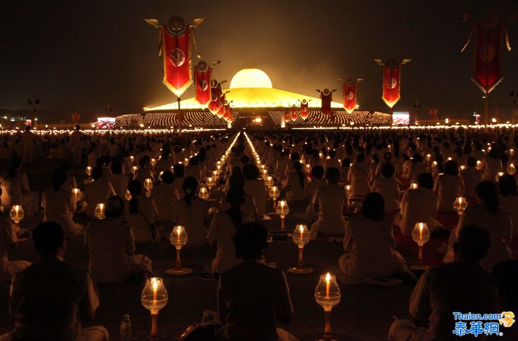 法身寺举行万佛节平安灯法会