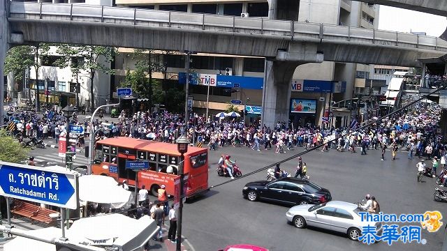 泰国反政府示威大游行再现曼谷街头