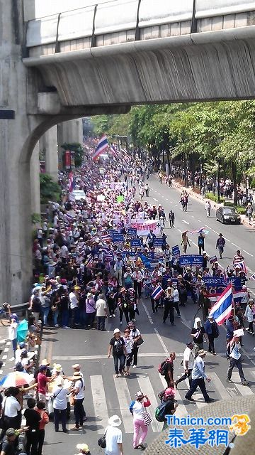 泰国反政府示威大游行再现曼谷街头