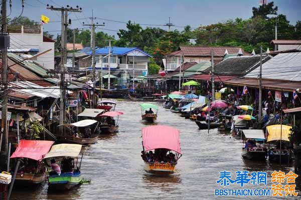 “安帕瓦水上市场”（此处距离曼谷大概1个半小时车程）