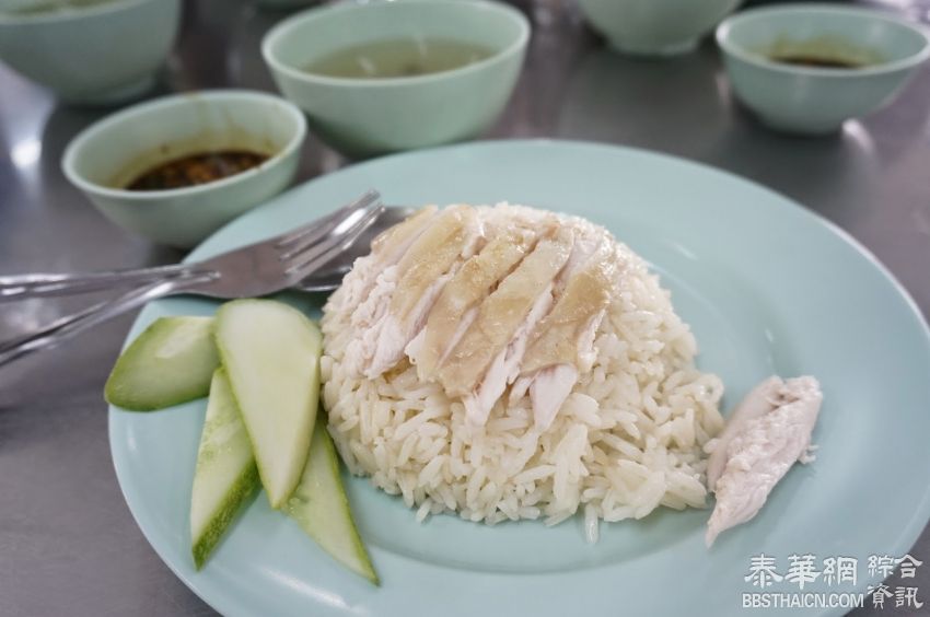 曼谷街头常见小吃 ----- 鸡肉饭