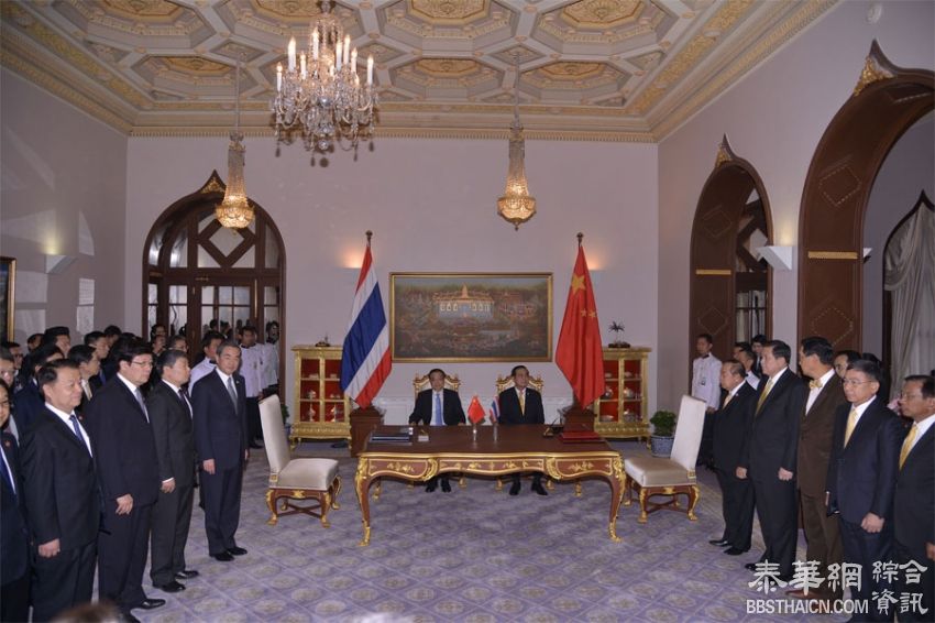 泰国总理巴育在总理府会见中国总理李克强一行