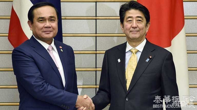 日本：安倍晋三呼吁泰国尽快恢复民主政权