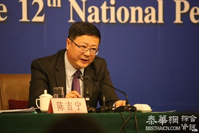 中国环保部长记者会回避柴静雾霾片