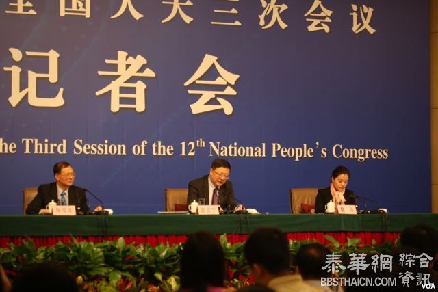 中国环保部长记者会回避柴静雾霾片
