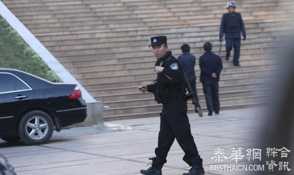 昆明高校血案嫌犯疑向女生表白失败持刀伤人，死伤者均为女生
