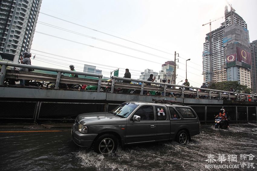 雨季还未到来  曼谷己经内涝