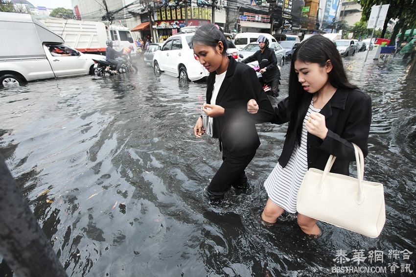 雨季还未到来  曼谷己经内涝