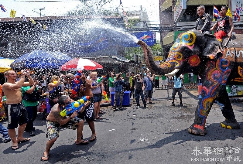 泰国泼水节 中国使馆善意“泼冷水”