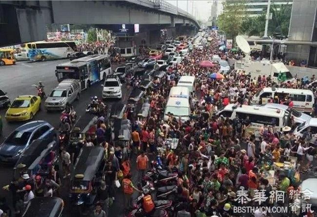 再见2015泰国宋干节，总结全民泼水大趴体进入最后的疯狂