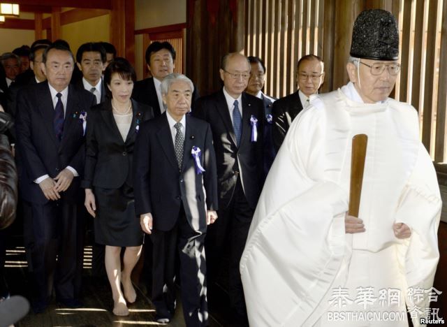 日本三内阁成员星期四参拜靖国神社