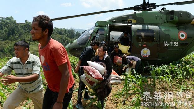 尼泊尔救灾：跑道裂缝禁大型飞机降落