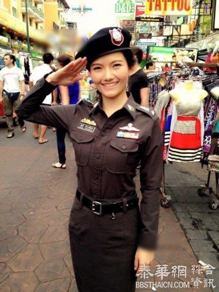 泰国警花小妹太抢眼