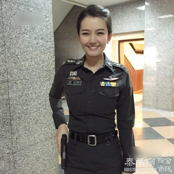 泰国警花小妹太抢眼