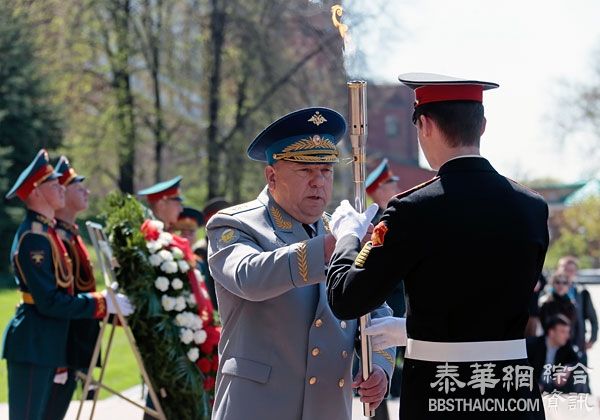 俄举行长明火传递仪式 首都长明火将在多地点燃