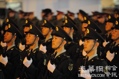 红场阅兵道路不平，中国仪仗队步伐特别设计为每分钟116步