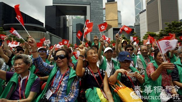 家长举报香港亲建制社团涉滥用学生视频撑政改