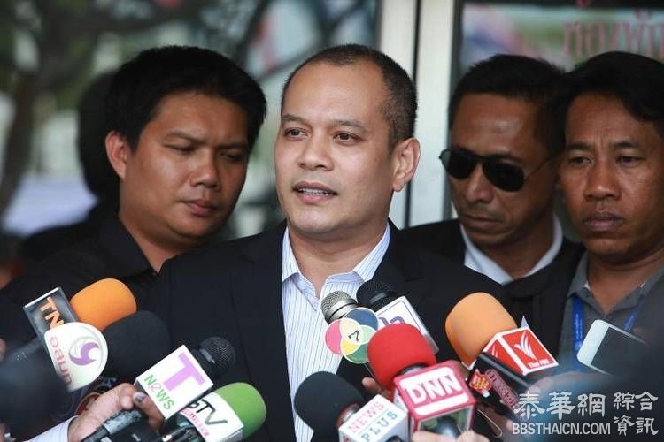 阿披实狂批塔信 为泰党重言反击