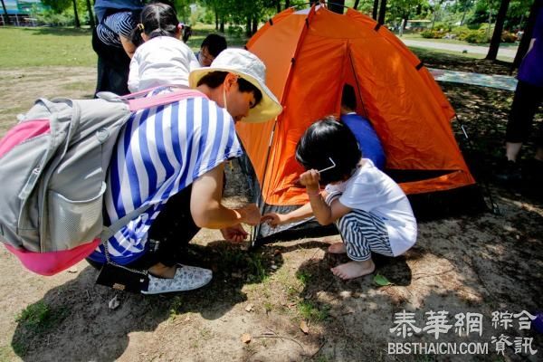 上海小孩多由祖辈带，妇联调研建议设抚养假让父母参与早教