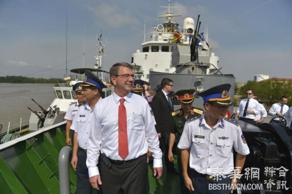 美防长首次参观越南海军基地，将援越1800万美元买巡逻艇