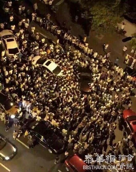 杭州的哥“钓鱼举报”专车造成大面积拥堵，防暴警察出动