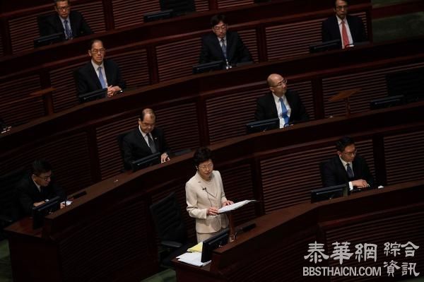 香港政改方案审议首日：7小时25议员发言，44人今日继续