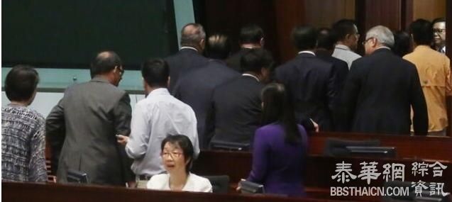 香港政改方案被否 现场到底发生了什么