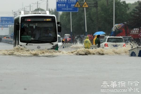 持续暴雨致江苏多城告急：南京现内涝，常州大运河超历史水位