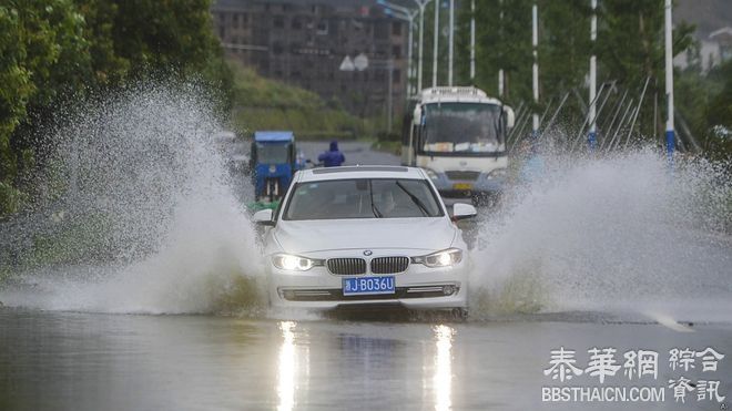 强台风灿鸿于今日16时40分在浙江舟山登陆