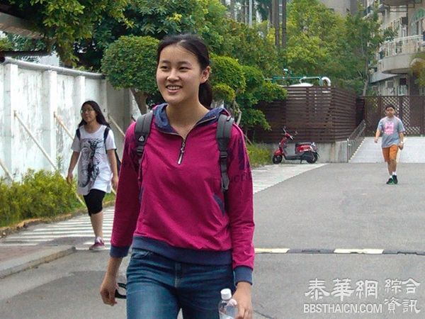 上海一重点高中女生离家出走：因学习方法起纷争，多方急寻