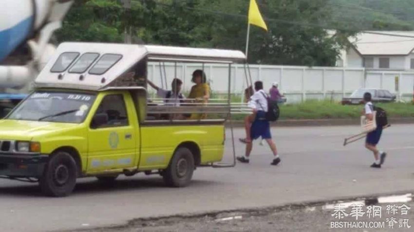 中学生上演“好兄弟不放弃