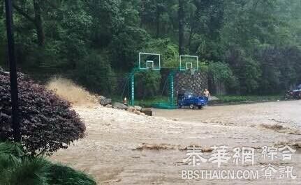 杭州临安暴雨引发山洪，江苏籍夫妻被冲走，已确认1人遇难