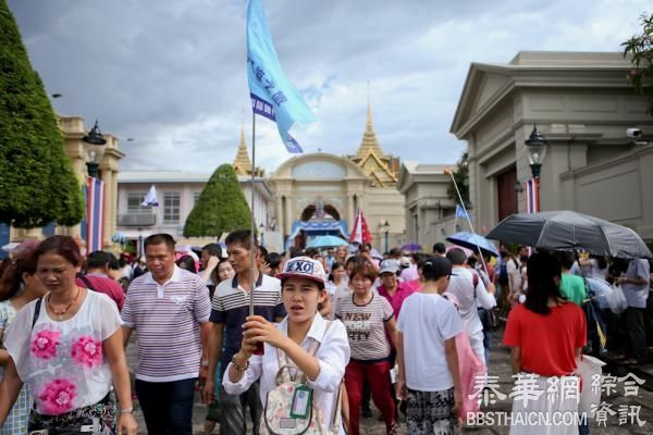 直击曼谷爆炸｜“顺其自然”：中国游客依旧“占据”各景点