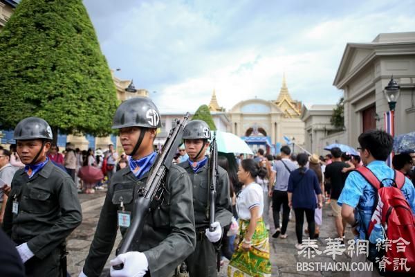直击曼谷爆炸｜“顺其自然”：中国游客依旧“占据”各景点