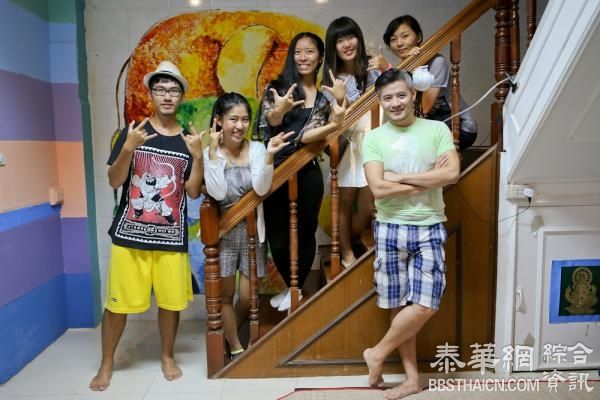 直击曼谷爆炸｜“顺其自然”：中国游客依旧“占据”各景点