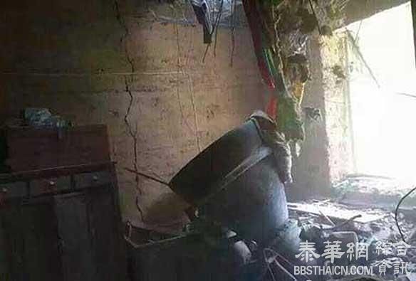 火箭发射助推器残片坠入陕西农户家中，房顶被砸出大洞