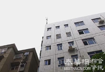 江西一女摊贩被城管带回办公楼后跳楼身亡，警方介入调查