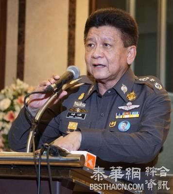曼谷爆炸案嫌犯约车站交背包给黄衣男